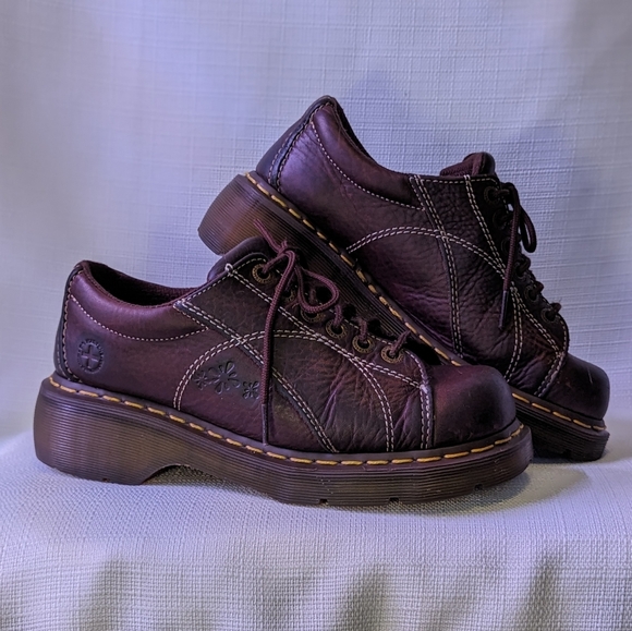 Dr. Martens Shoes - SOLD! Vintage Y2K Daisy Dr. Marten Oxfords